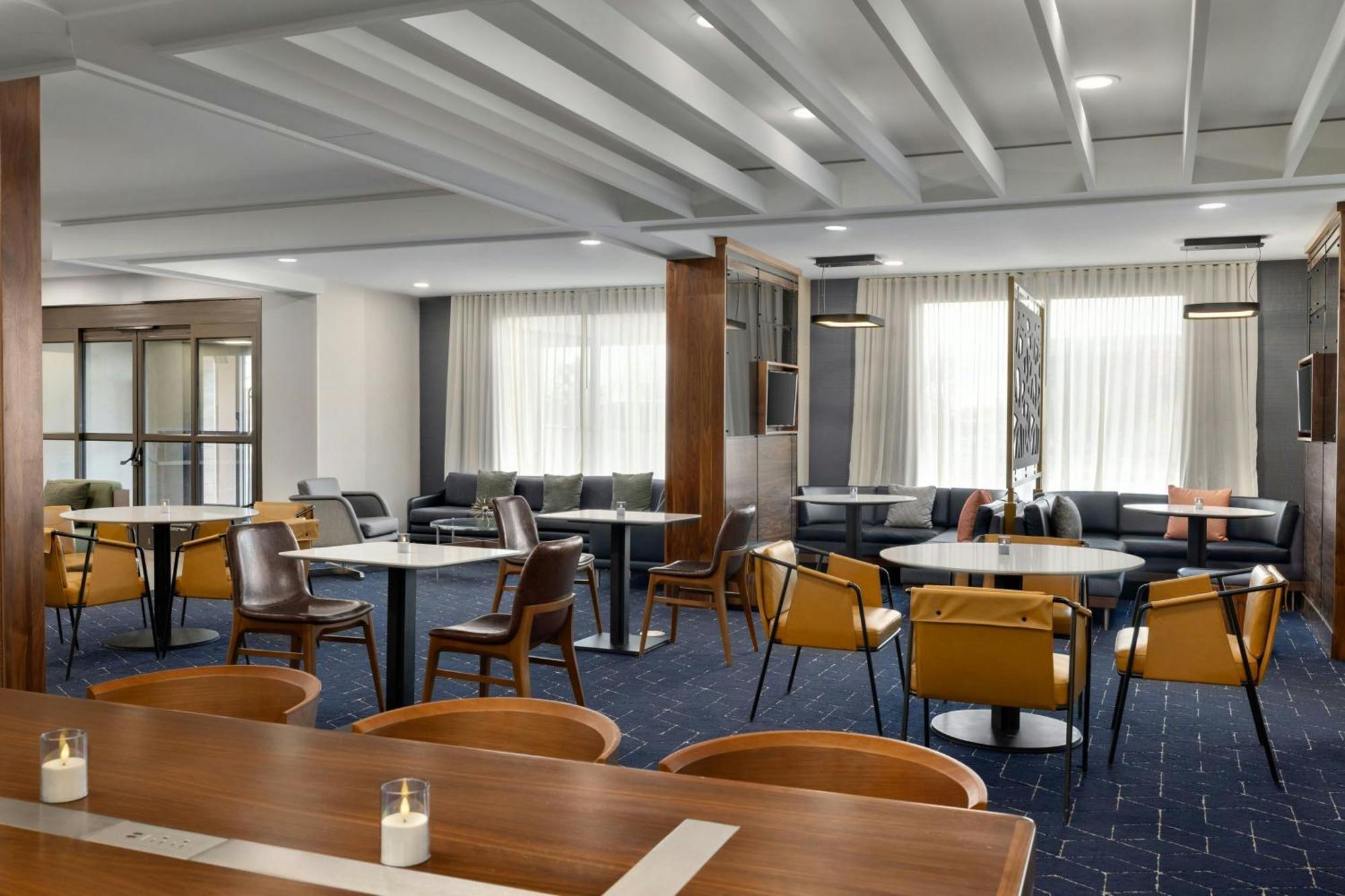 Courtyard By Marriott Kokomo Eksteriør bilde